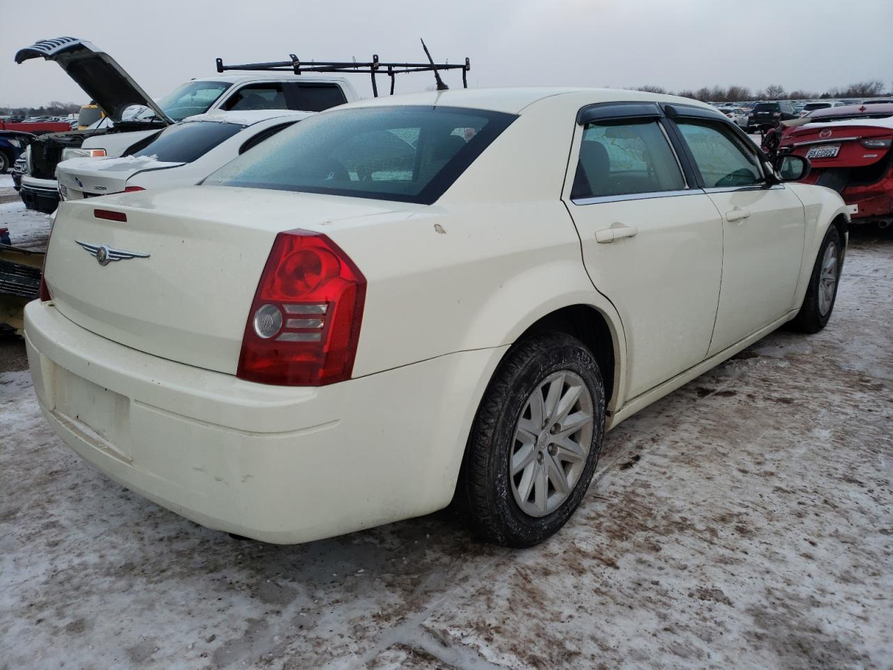 Photo 4 from auction – 2008 CHRYSLER 300 LX with VIN 2C3KA43R88H103184