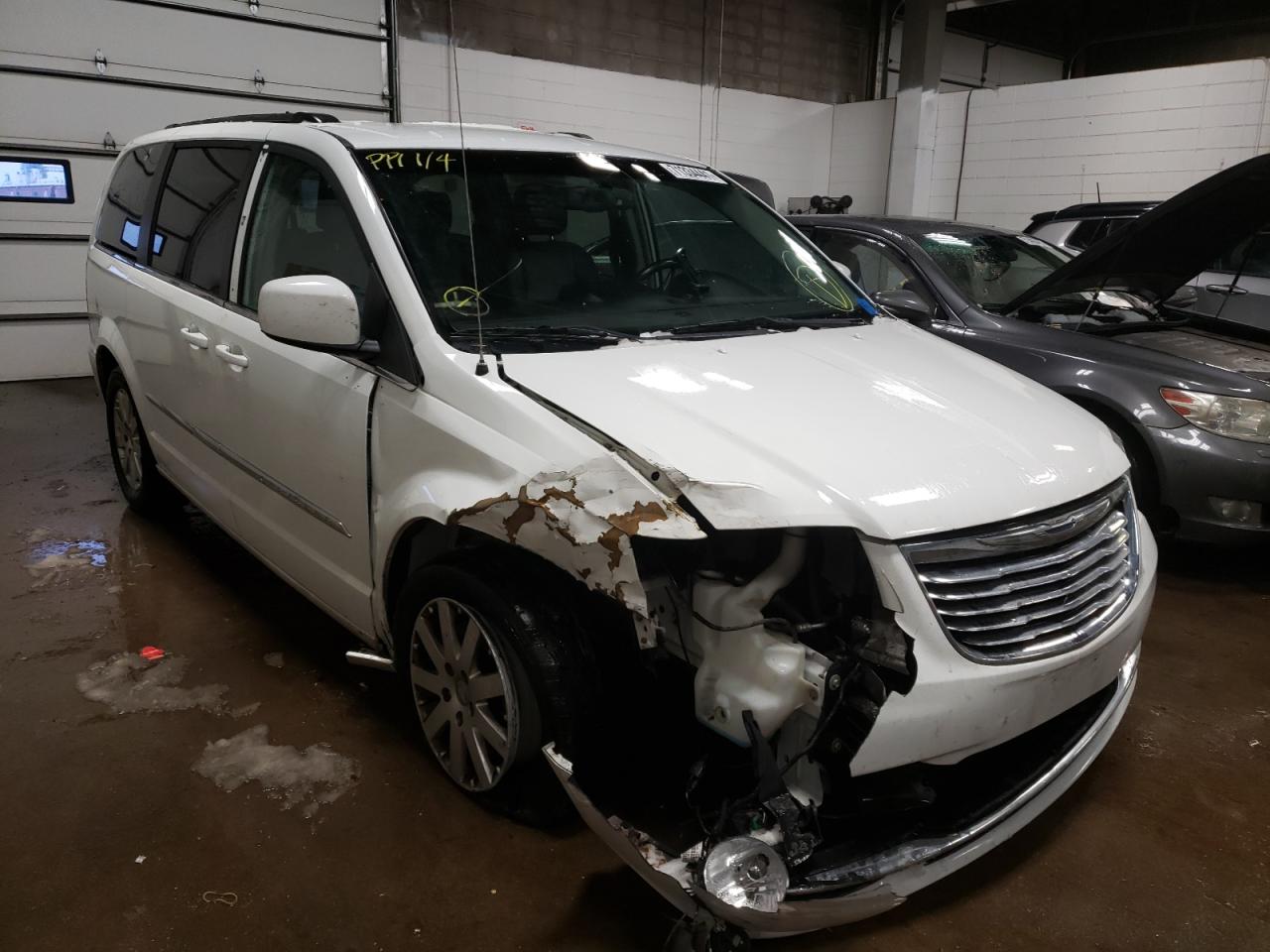 CHRYSLER TOWN & COU 2014 with VIN 2C4RC1BG8ER436641 - Photo from auction