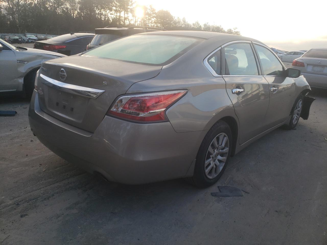 Photo 4 from auction – 2015 NISSAN ALTIMA 2.5 with VIN 1N4AL3AP4FC471753