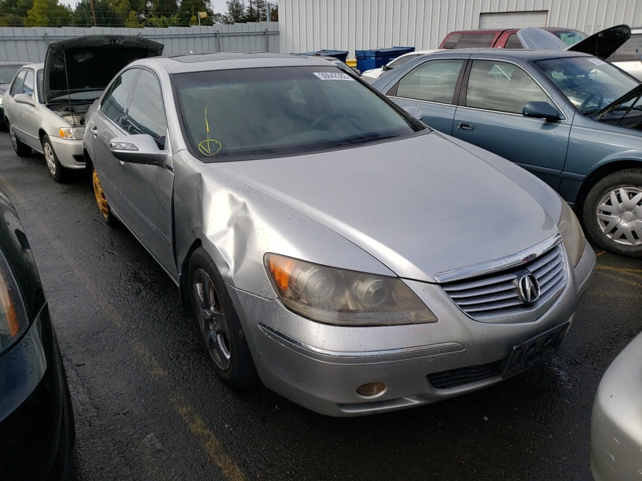 ACURA RL 2005 with VIN JH4KB16595C015368 - Photo from auction