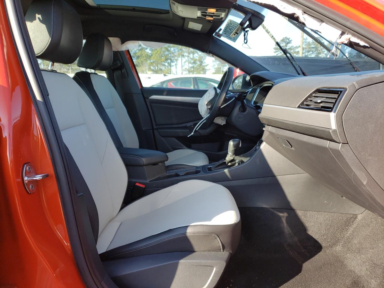 Photo 5 from auction – 2019 VOLKSWAGEN JETTA S with VIN 3VWC57BU2KM208580