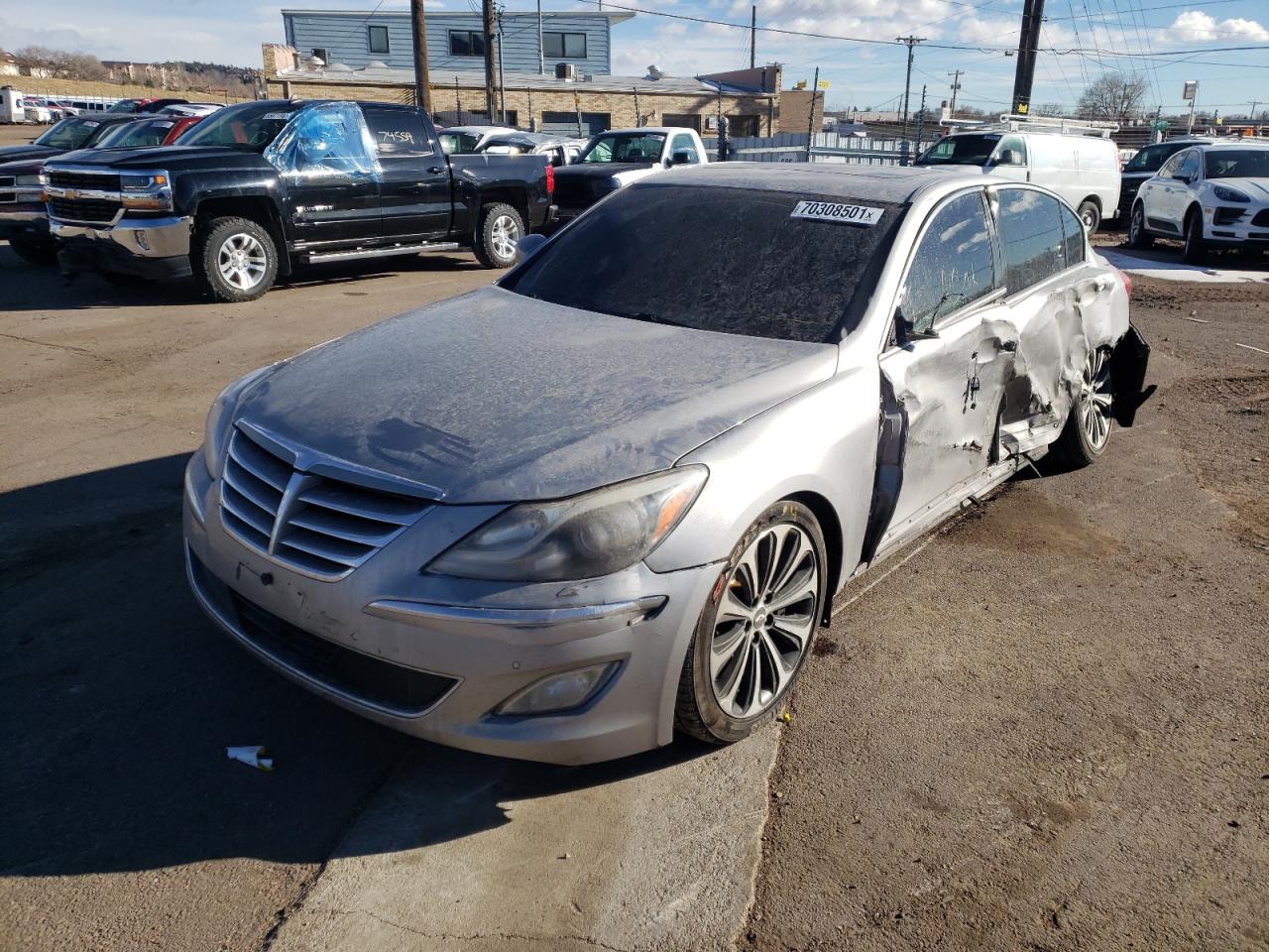 Photo 2 from auction – 2012 HYUNDAI GENESIS 5. with VIN KMHGC4DH2CU158376