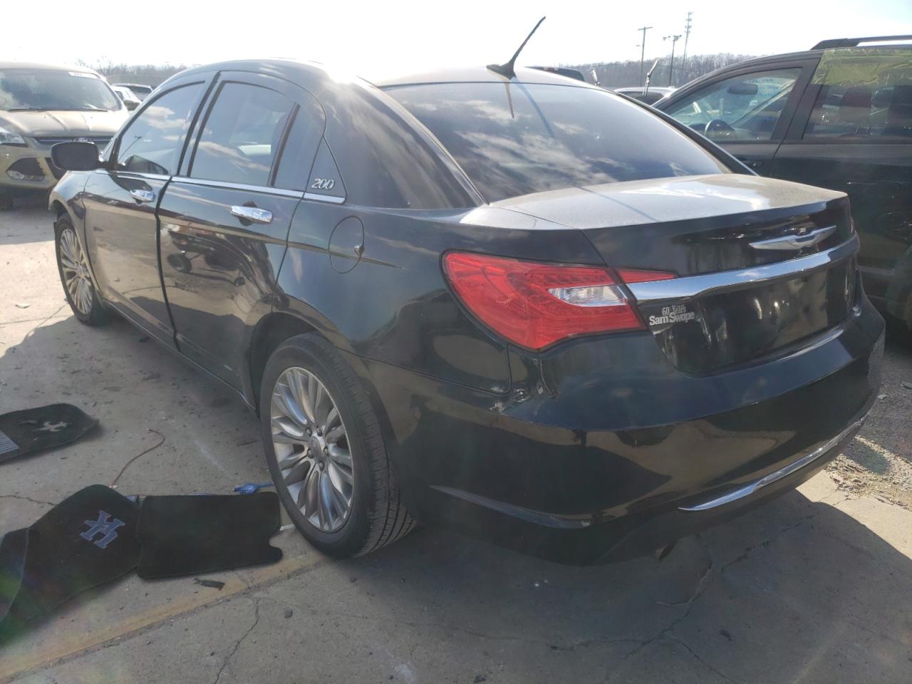 Photo 3 from auction – 2012 CHRYSLER 200 LIMITE with VIN 1C3CCBCG0CN326269