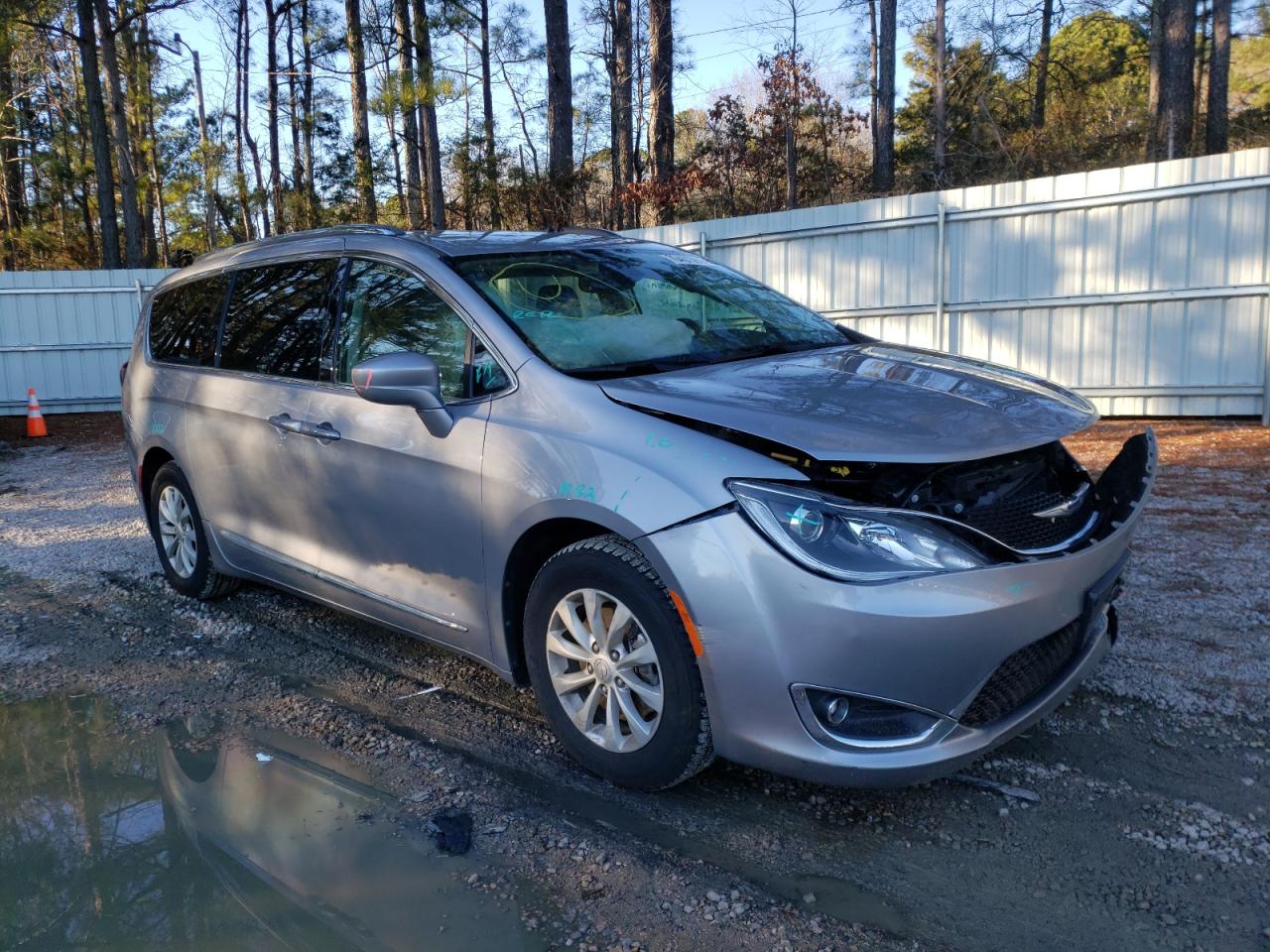 CHRYSLER PACIFICA T 2019 with VIN 2C4RC1BG4KR560448 - Photo from auction