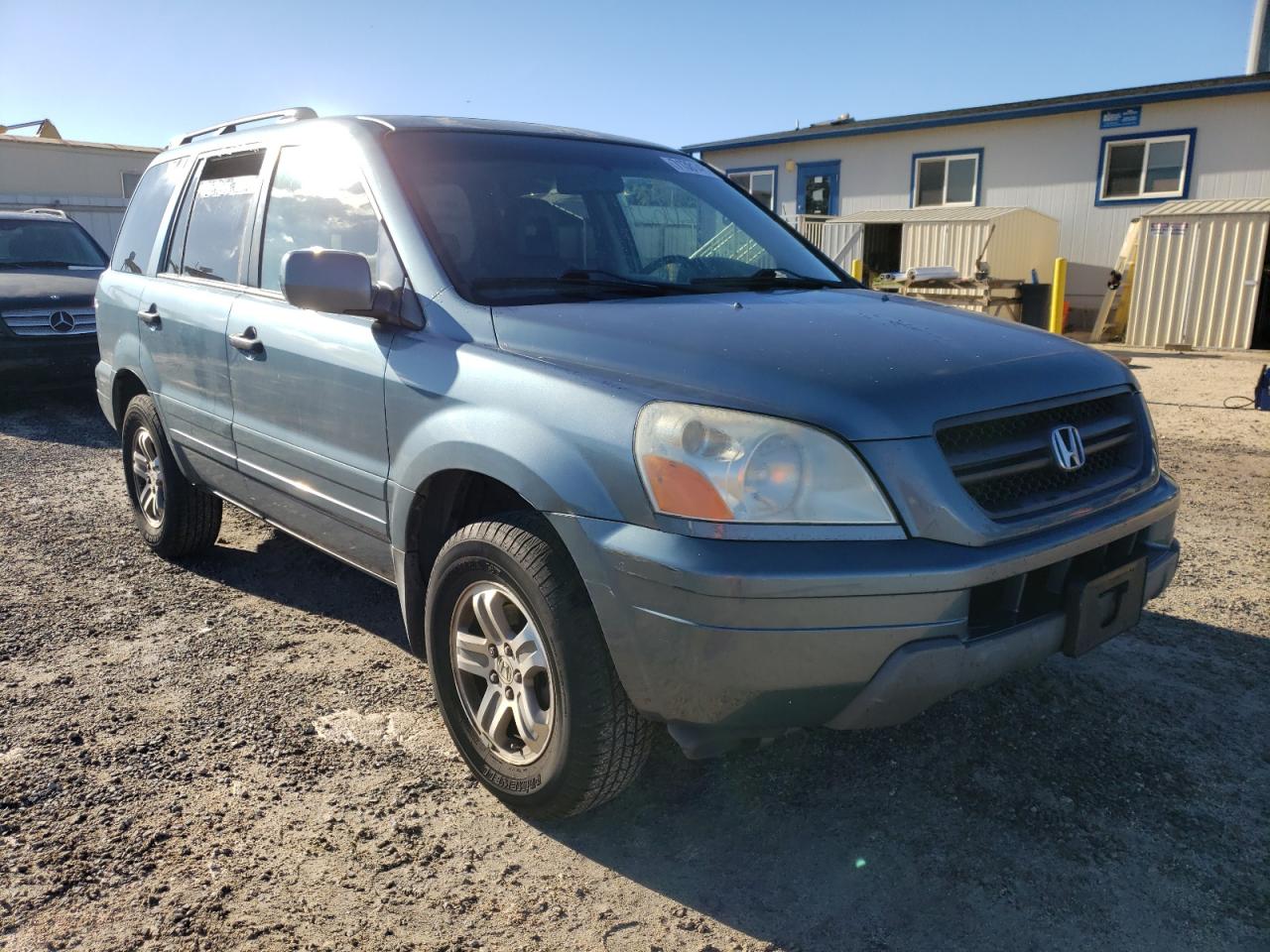 HONDA PILOT EXL 2005 with VIN 2HKYF18715H565697 - Photo from auction