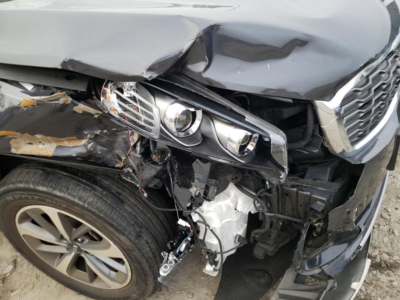 Photo 9 from auction – 2019 KIA SORENTO EX with VIN 5XYPHDA54KG478167