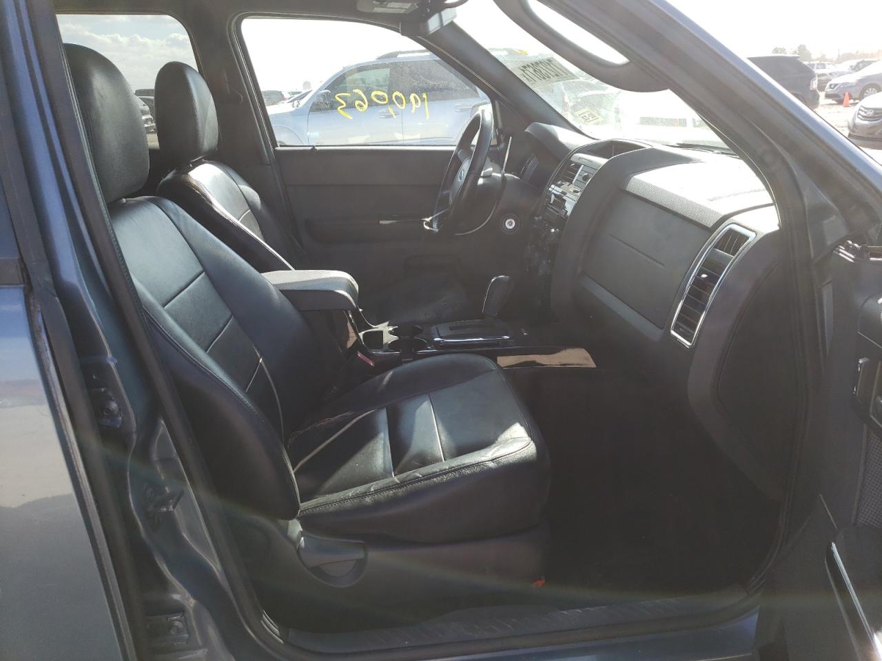 Photo 5 from auction – 2010 FORD ESCAPE with VIN 1FMCU0EG1AKD32456