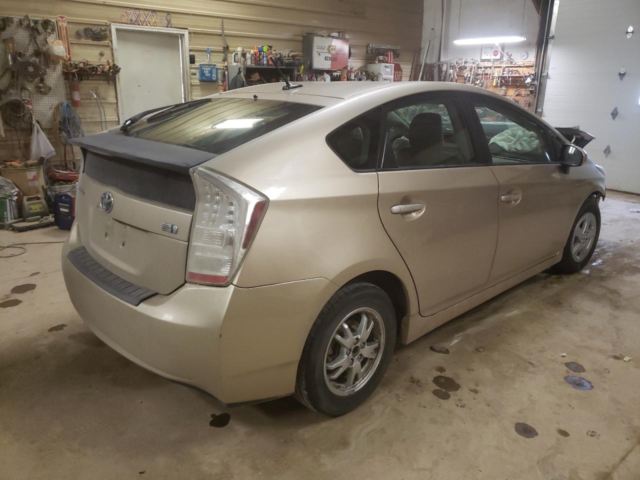 Photo 4 from auction – 2011 TOYOTA PRIUS with VIN JTDKN3DU0B0277162