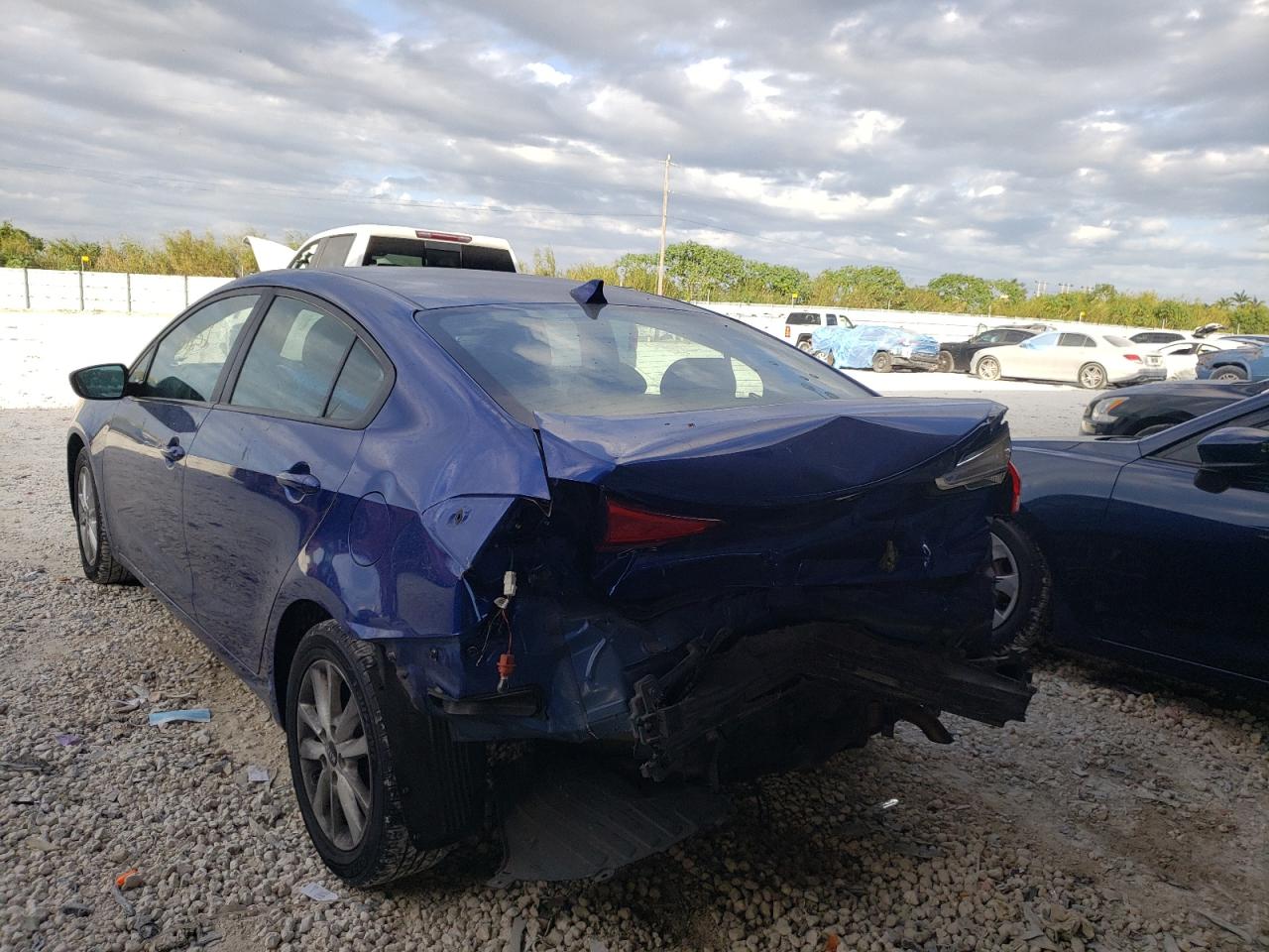 Photo 3 from auction – 2017 KIA FORTE LX with VIN 3KPFL4A75HE006898