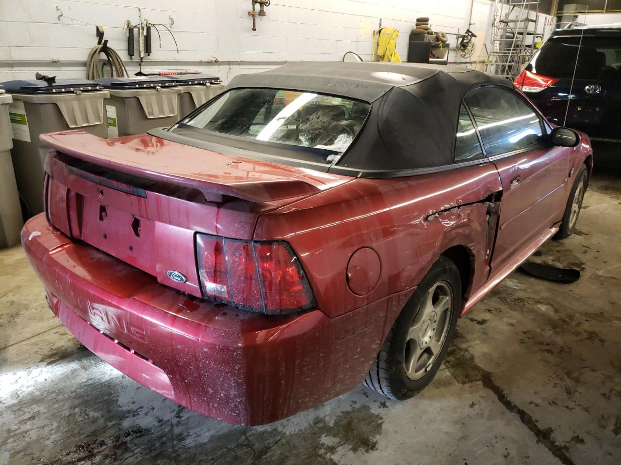 Photo 4 from auction – 2004 FORD MUSTANG with VIN 1FAFP44634F216512