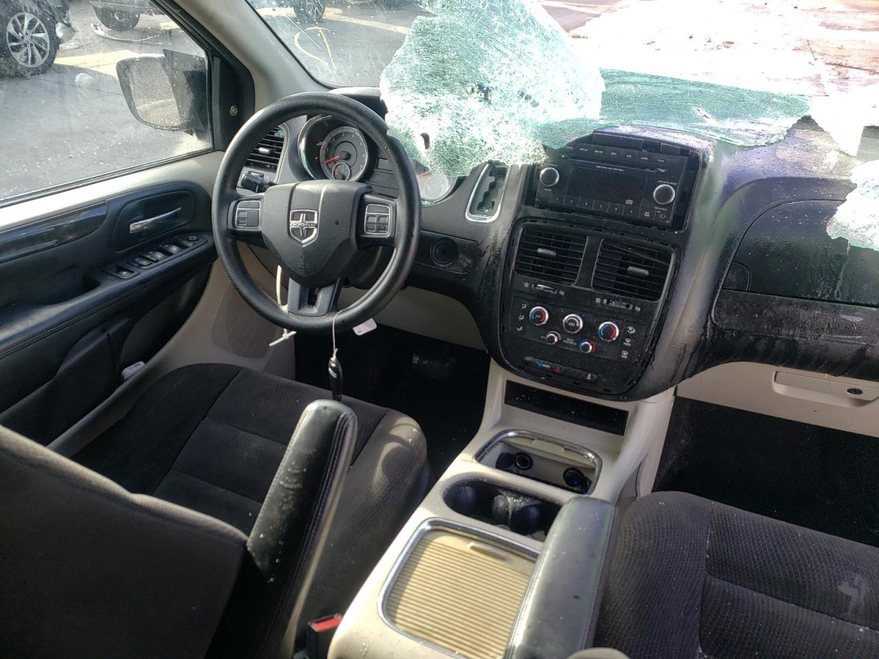 Photo 9 from auction – 2014 DODGE GR CARAVAN with VIN 2C4RDGCG8ER210551