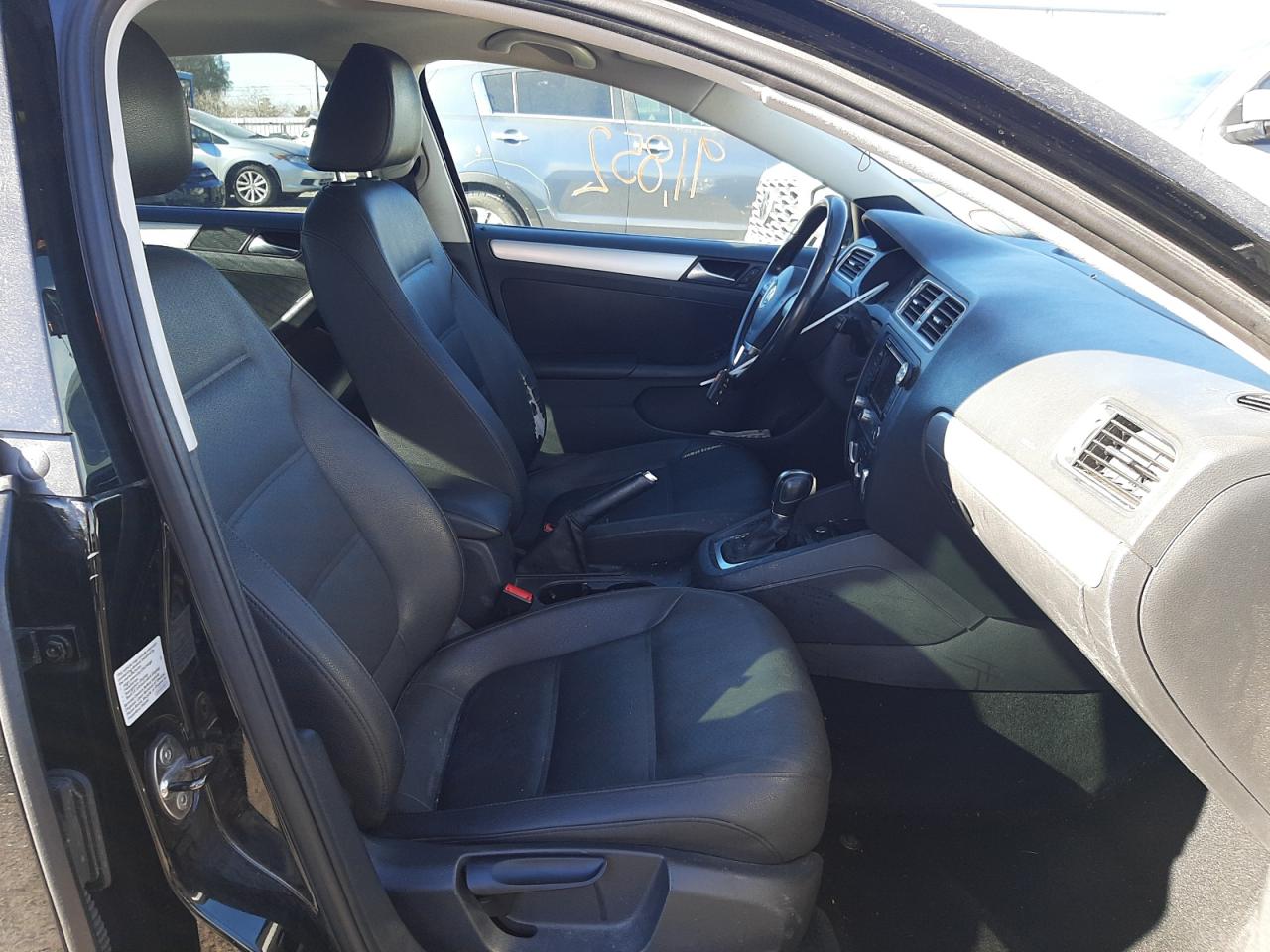 Photo 5 from auction – 2012 VOLKSWAGEN JETTA SEL with VIN 3VWLP7AJ7CM320388