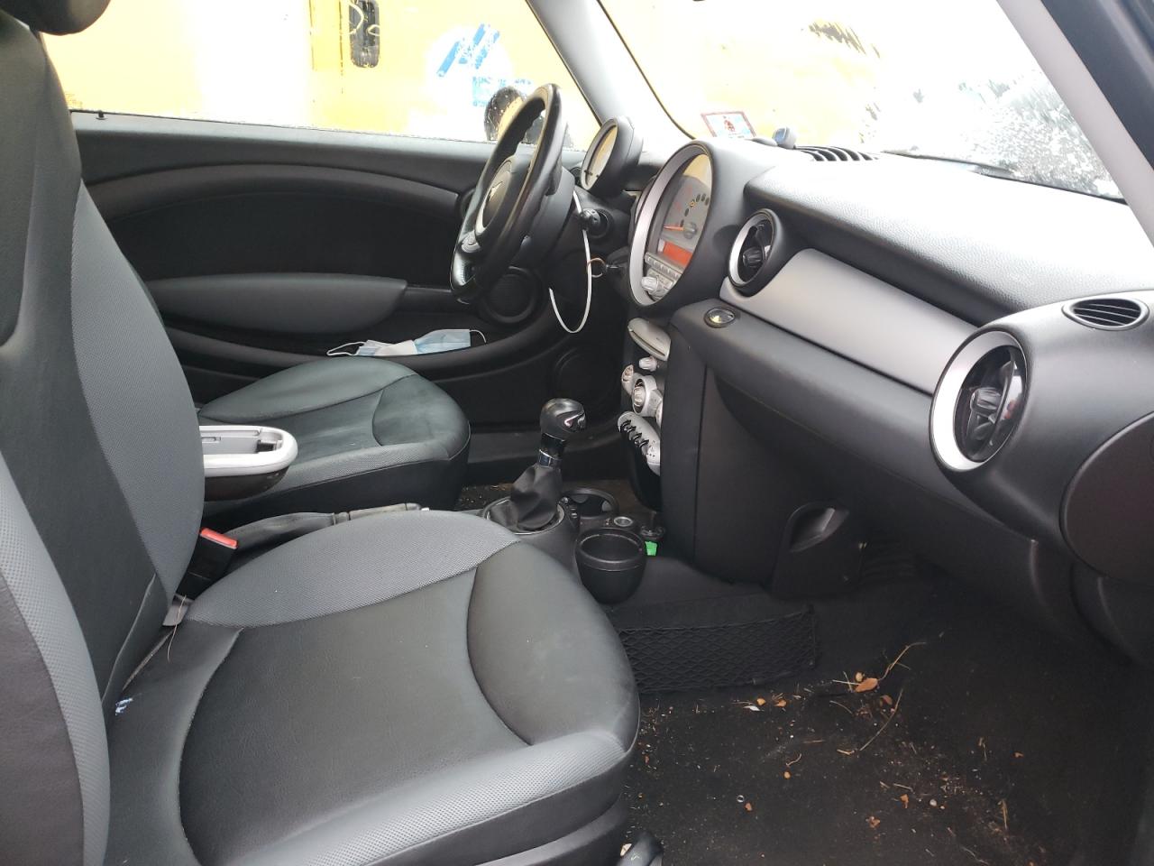 Photo 5 from auction – 2010 MINI COOPER with VIN WMWMF3C54ATZ64557