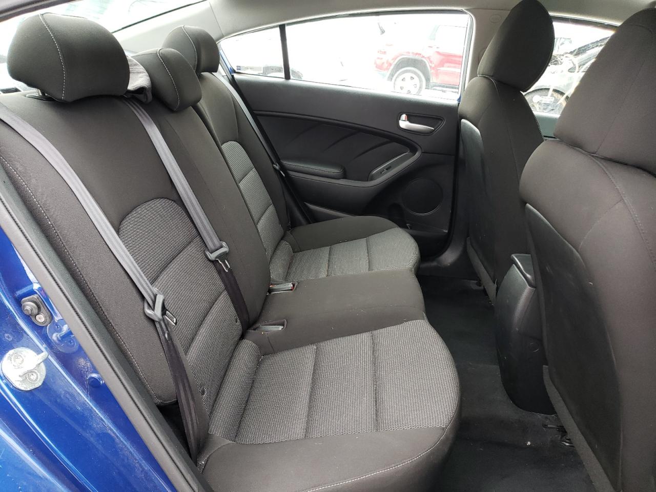 Photo 6 from auction – 2017 KIA FORTE LX with VIN 3KPFK4A71HE034295