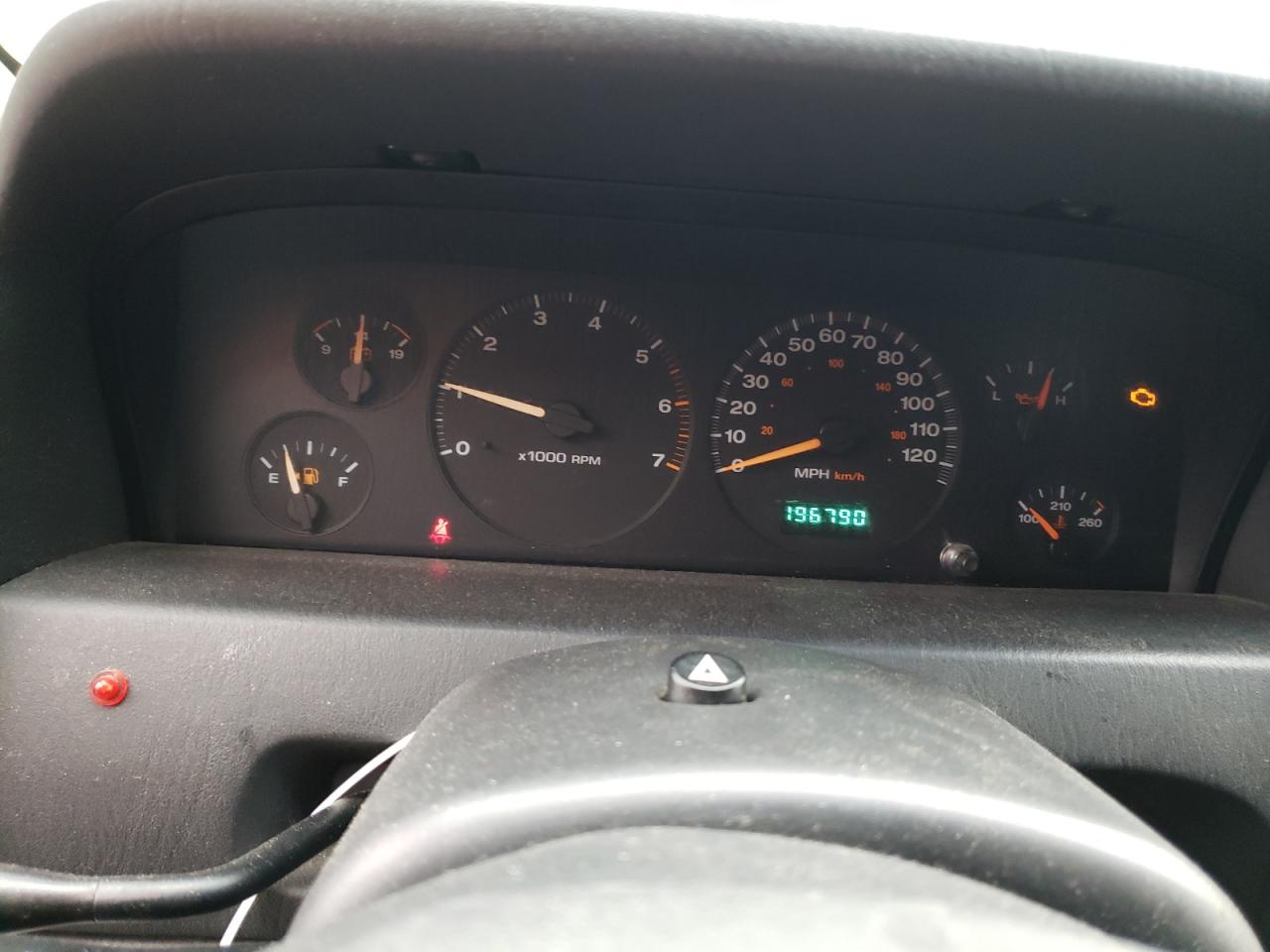 Photo 8 from auction – 2002 JEEP GRAND CHER with VIN 1J4GW48S62C292825