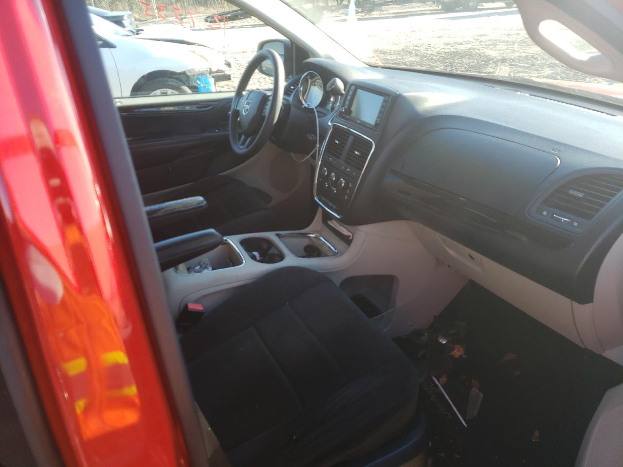 Photo 5 from auction – 2012 DODGE GRAND CARA with VIN 2C4RDGCG5CR322947