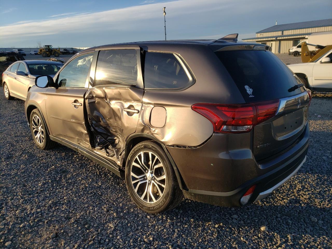 Photo 3 from auction – 2017 MITSUBISHI OUTLANDER with VIN JA4AD3A32HZ011795