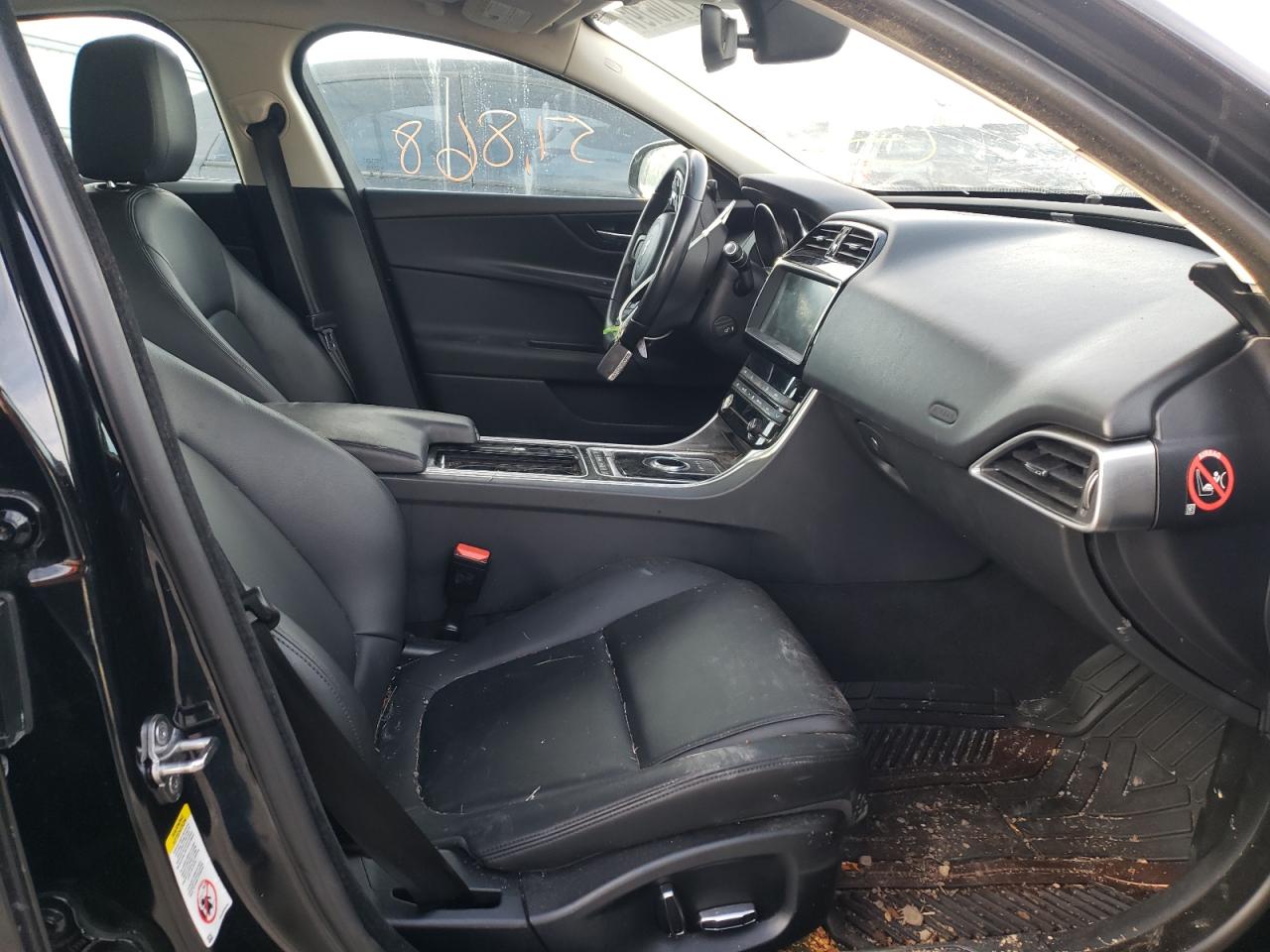 Photo 5 from auction – 2019 JAGUAR XE with VIN SAJAR4FX7KCP50679