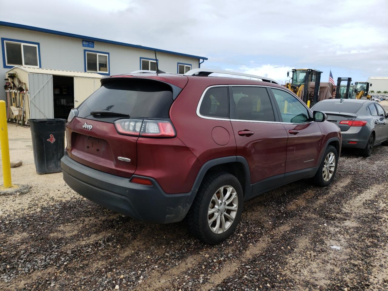 Photo 4 from auction – 2019 JEEP CHEROKEE L with VIN 1C4PJLCB5KD370852