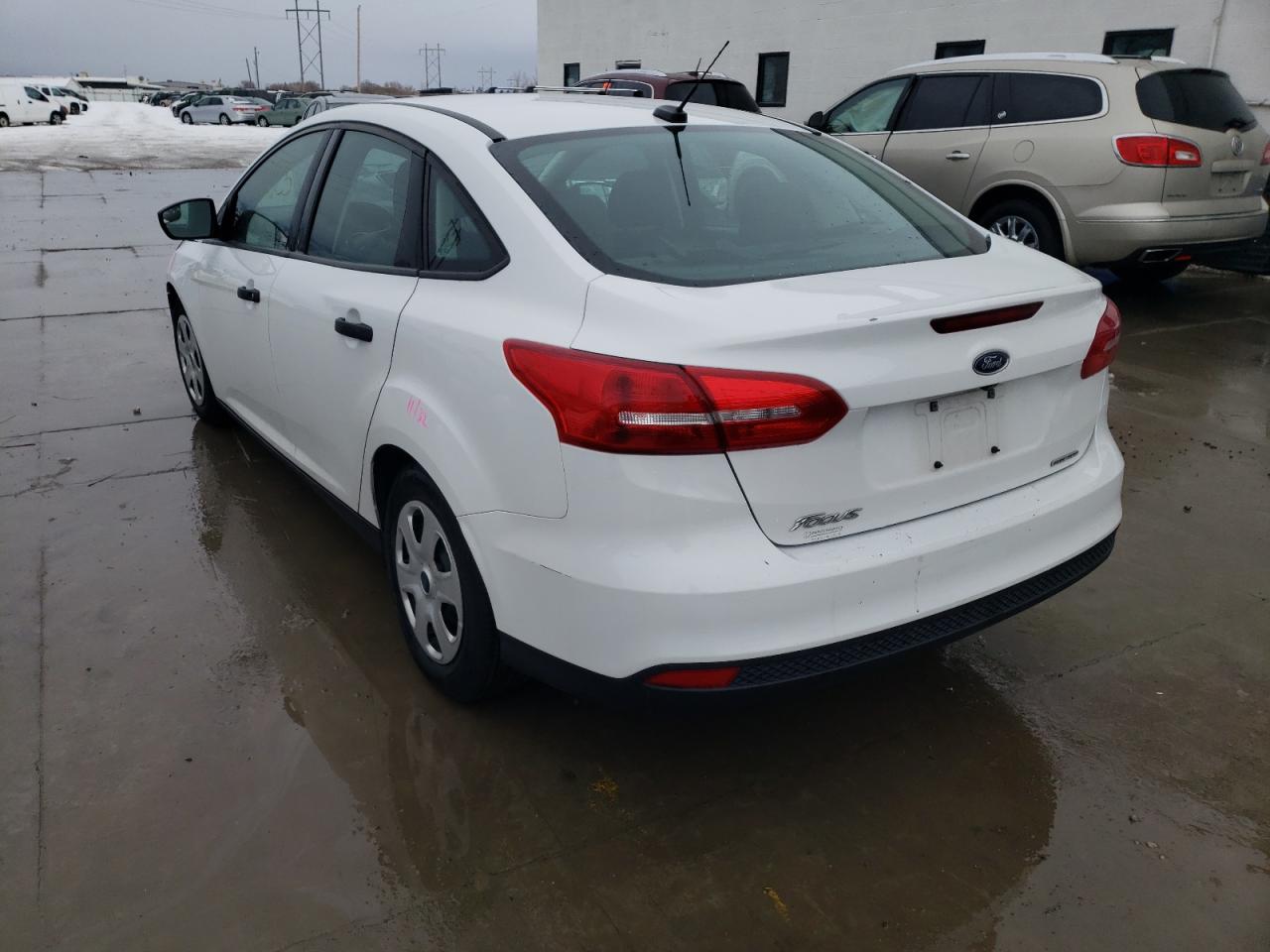 Photo 3 from auction – 2015 FORD FOCUS S with VIN 1FADP3E26FL281078