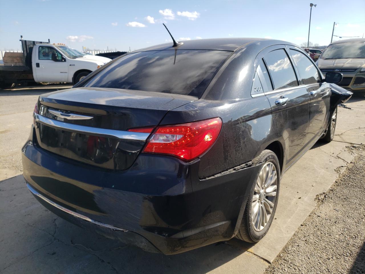 Photo 4 from auction – 2012 CHRYSLER 200 LIMITE with VIN 1C3CCBCG0CN326269