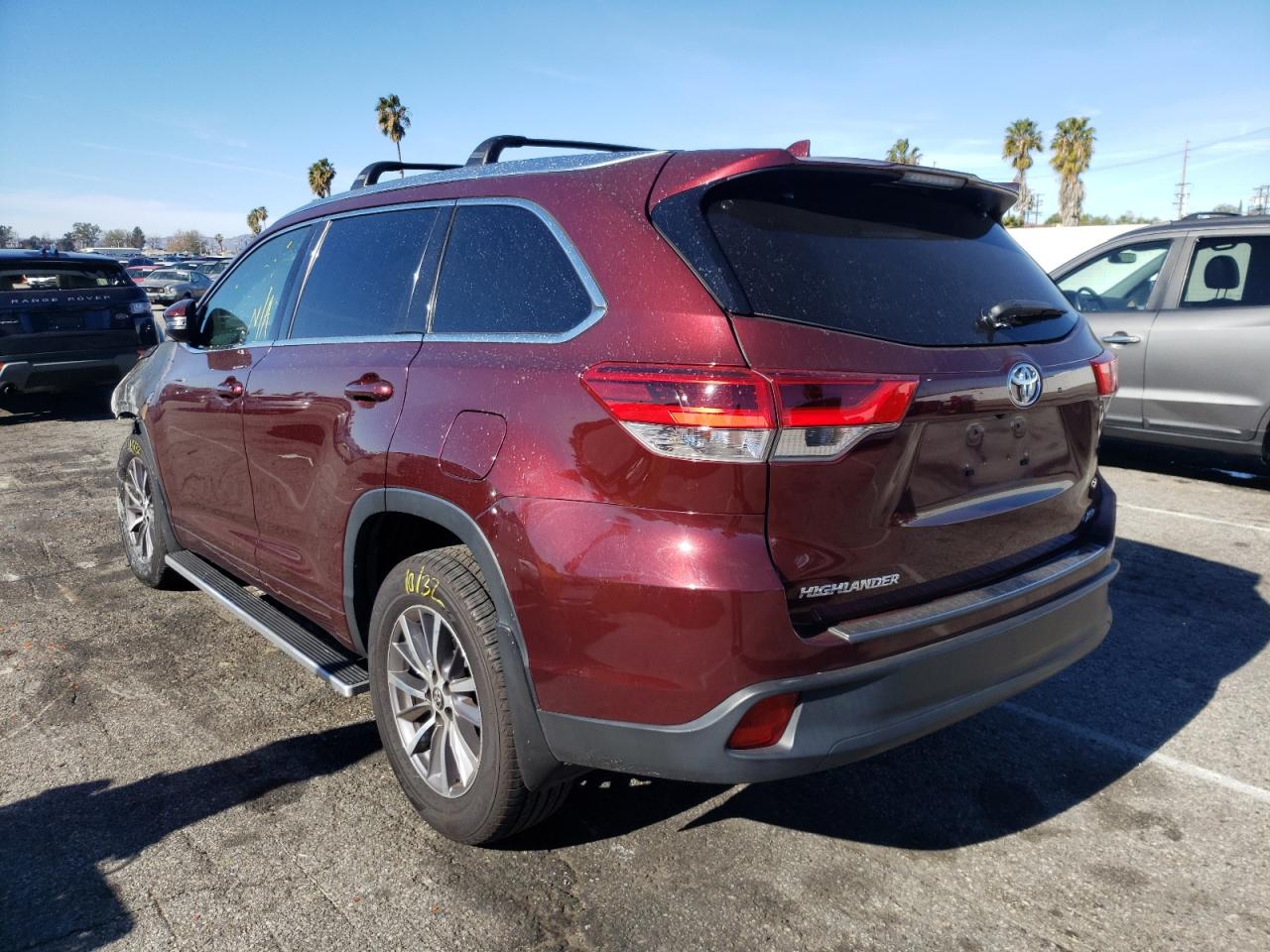 Foto 3 de la subasta – 2018 TOYOTA HIGHLANDER con VIN 5TDKZRFH4JS248038
