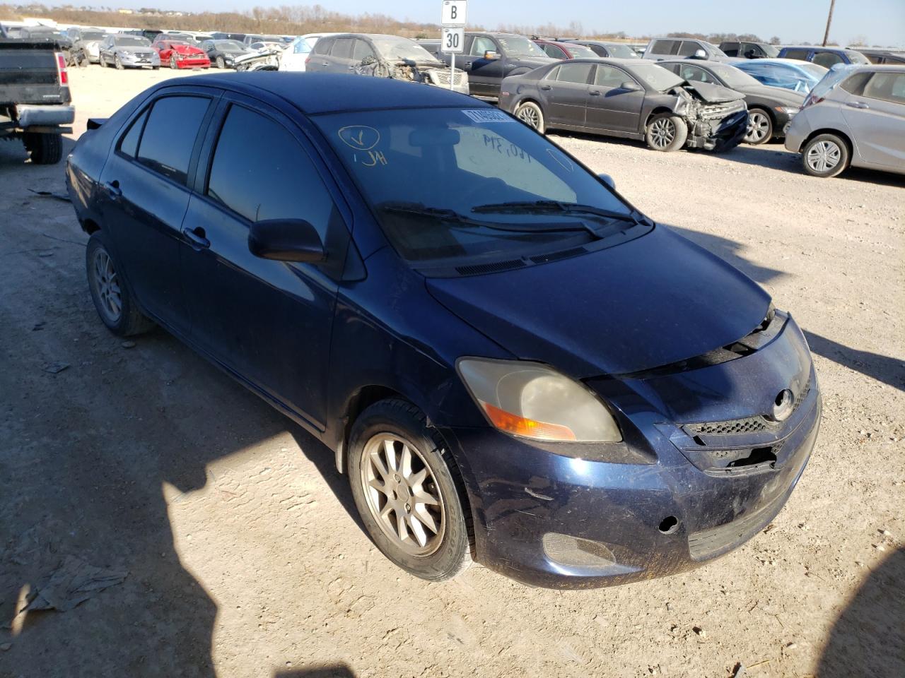 Photo 1 from auction – 2007 TOYOTA YARIS with VIN JTDBT923871103702