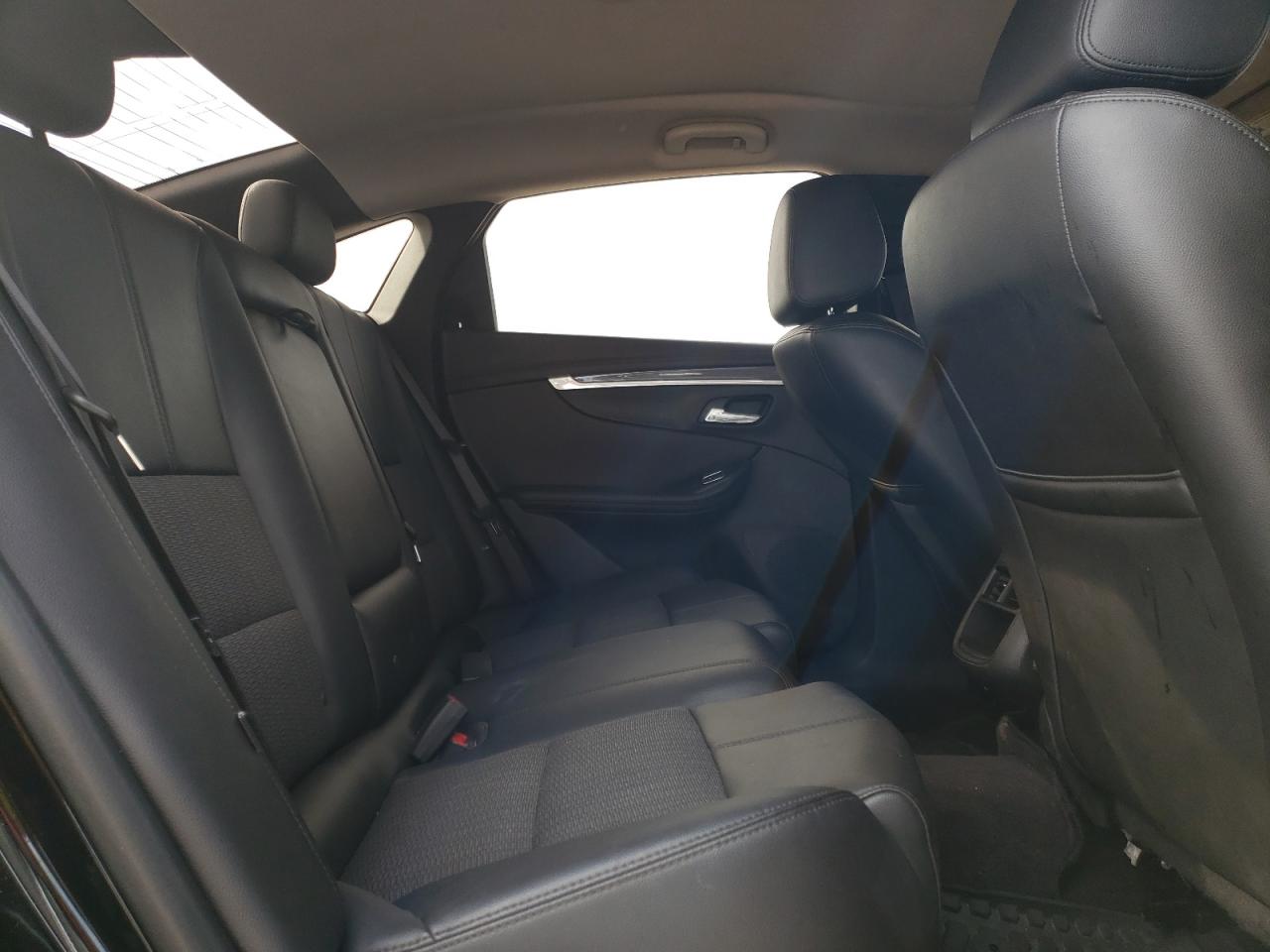 Photo 6 from auction – 2017 CHEVROLET IMPALA LT with VIN 2G1105SA8H9174917