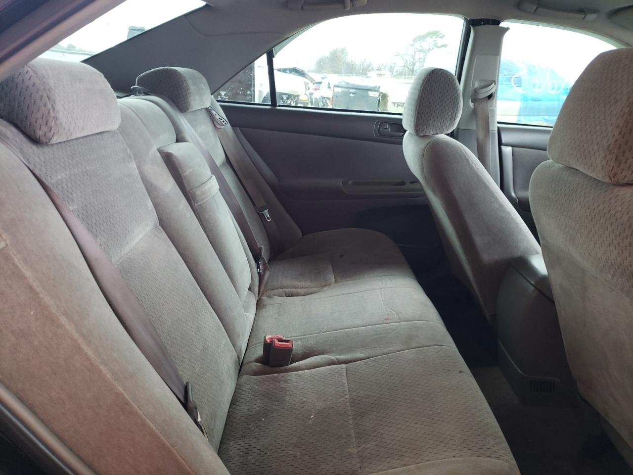 Photo 6 from auction – 2002 TOYOTA CAMRY LE with VIN 4T1BE32K52U101648