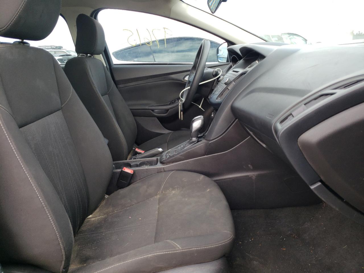 Photo 5 from auction – 2015 FORD FOCUS SE with VIN 1FADP3F2XFL270258