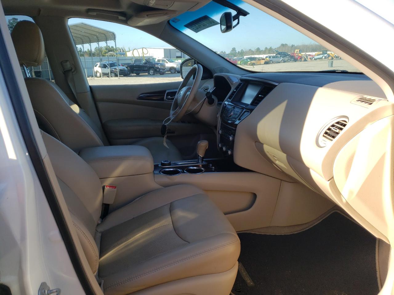 Photo 5 from auction – 2015 NISSAN PATHFINDER with VIN 5N1AR2MM6FC646052