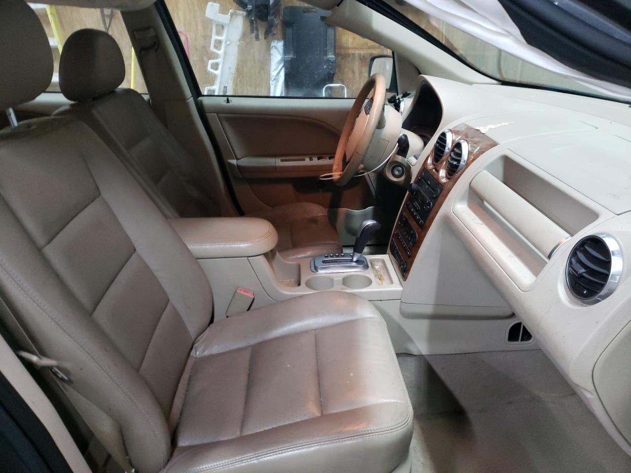 Photo 5 from auction – 2005 FORD FREESTYLE with VIN 1FMDK06165GA37284