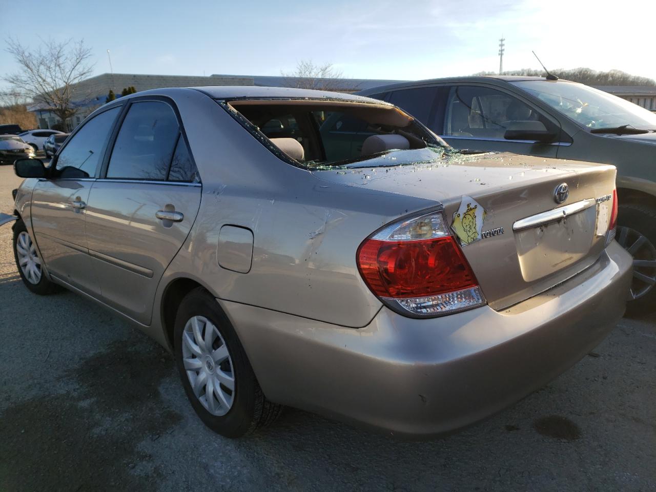 Photo 3 from auction – 2005 TOYOTA CAMRY LE with VIN 4T1BE32K15U966699
