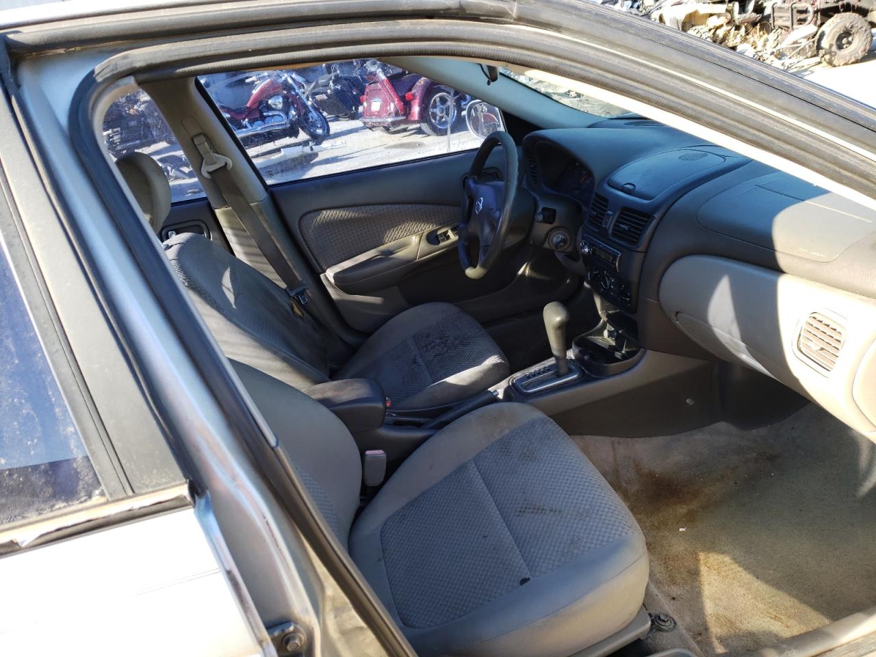 Photo 5 from auction – 2004 NISSAN SENTRA 1.8 with VIN 3N1CB51D44L879293