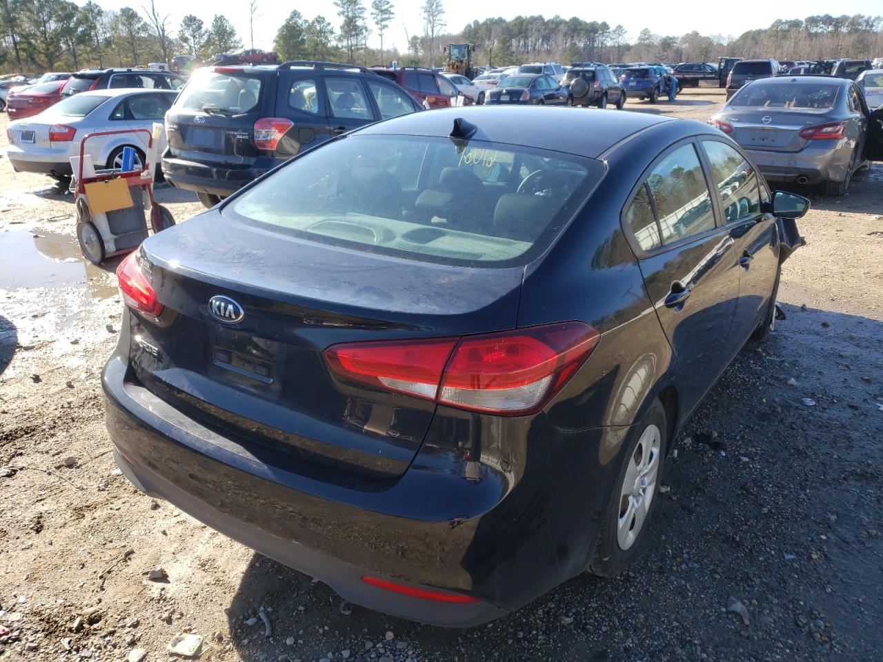 Photo 4 from auction – 2017 KIA FORTE LX with VIN 3KPFK4A71HE131545