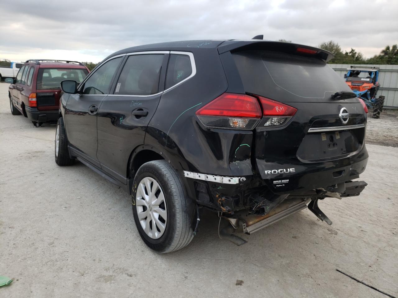 Photo 3 from auction – 2017 NISSAN ROGUE S with VIN KNMAT2MT8HP541912