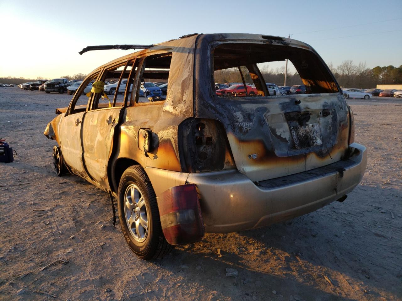 Zdjęcie 3 z aukcji – 2006 TOYOTA HIGHLANDER z VIN JTEDP21A960111859