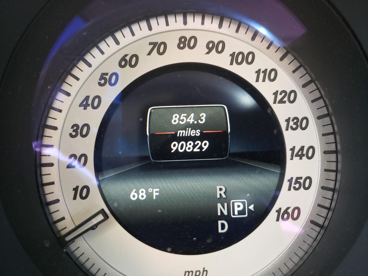 Photo 8 from auction – 2014 MERCEDES-BENZ E 350 with VIN WDDHF5KB1EA897429