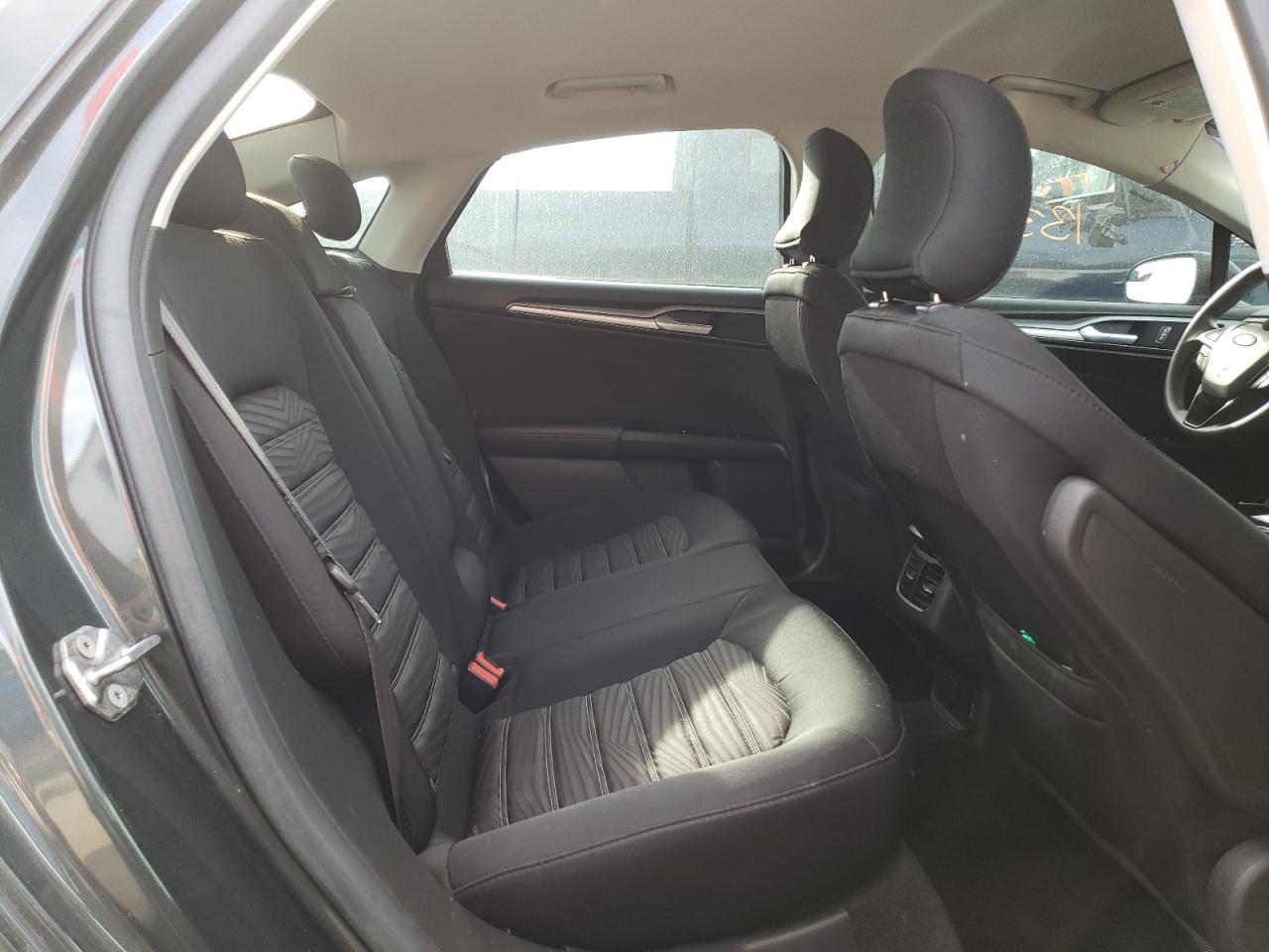 Photo 6 from auction – 2016 FORD FUSION SE with VIN 3FA6P0H74GR148000