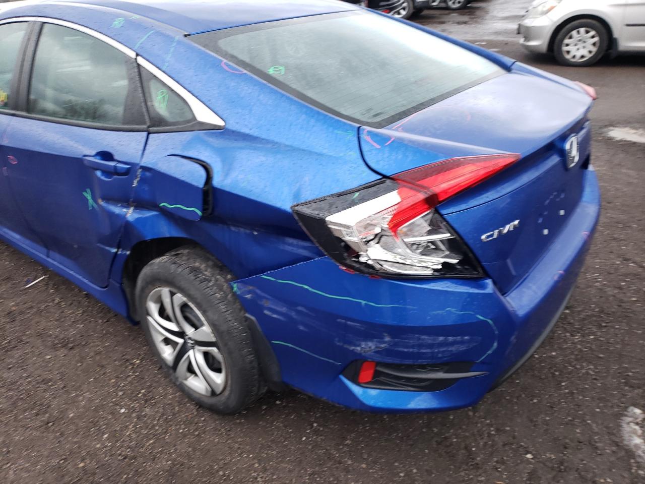 Photo 9 from auction – 2018 HONDA CIVIC LX with VIN 2HGFC2F52JH040823