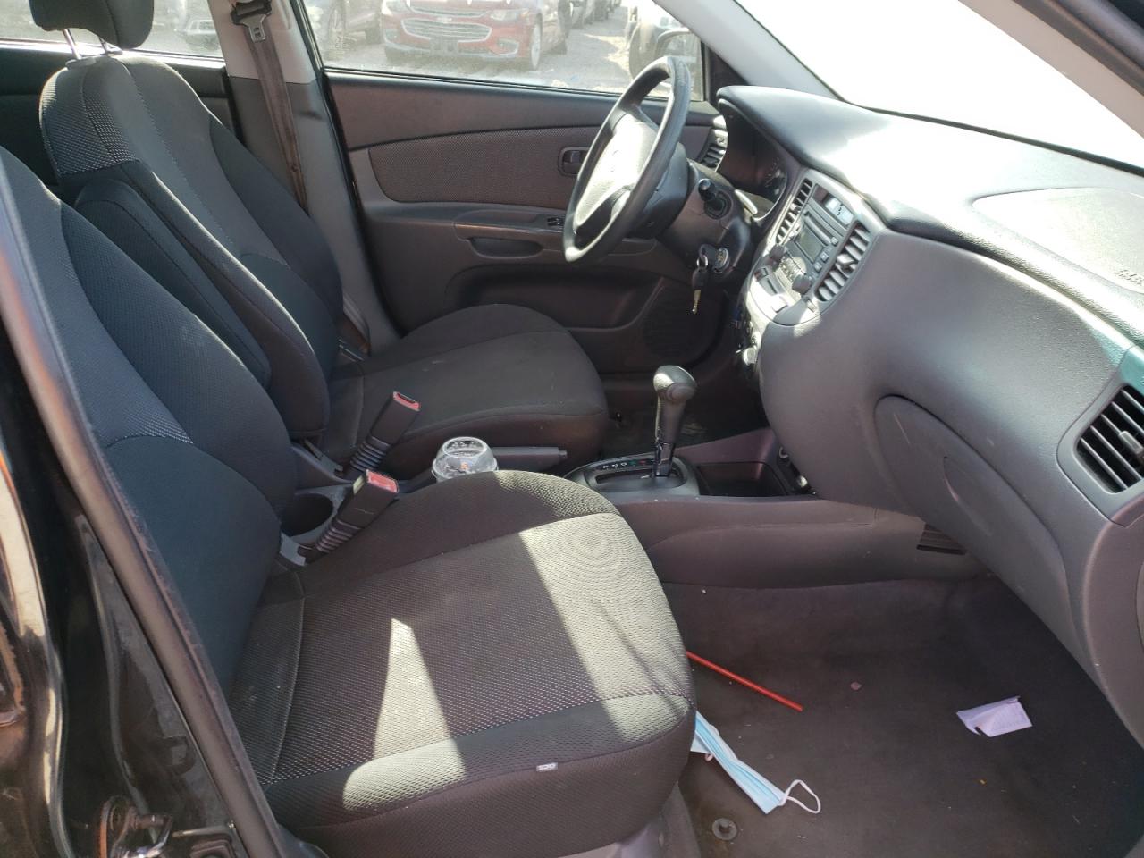 Photo 5 from auction – 2006 KIA RIO with VIN KNADE123166127679