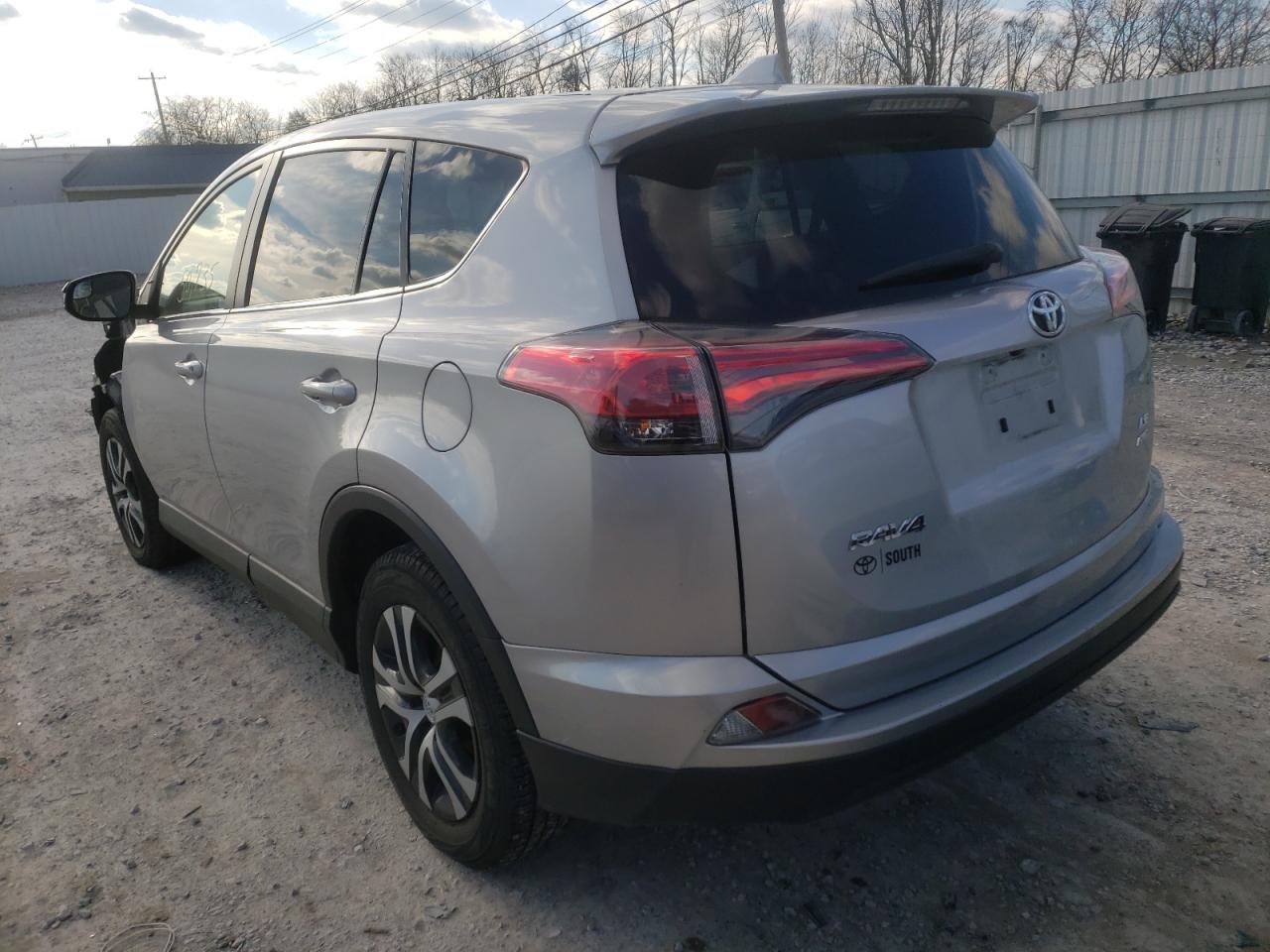 Photo 3 from auction – 2018 TOYOTA RAV4 LE with VIN JTMBFREV0JJ208133