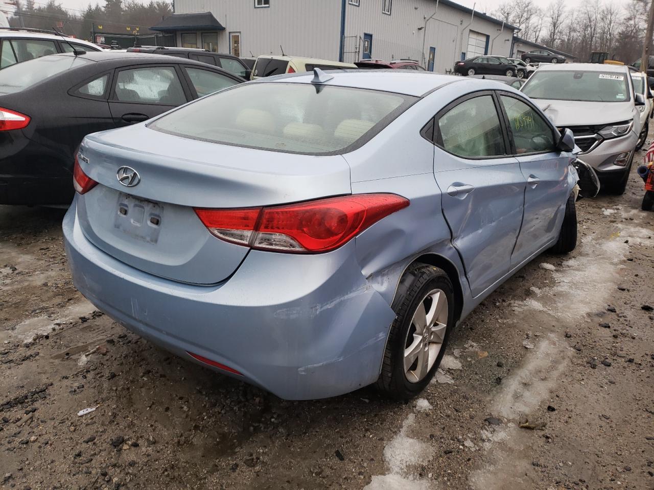 Photo 4 from auction – 2011 HYUNDAI ELANTRA GL with VIN KMHDH4AE7BU091867