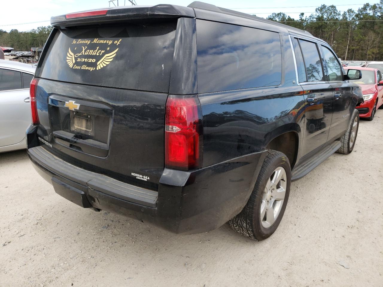 Photo 4 from auction – 2017 CHEVROLET SUBURBAN C with VIN 1GNSCHKC8HR308649