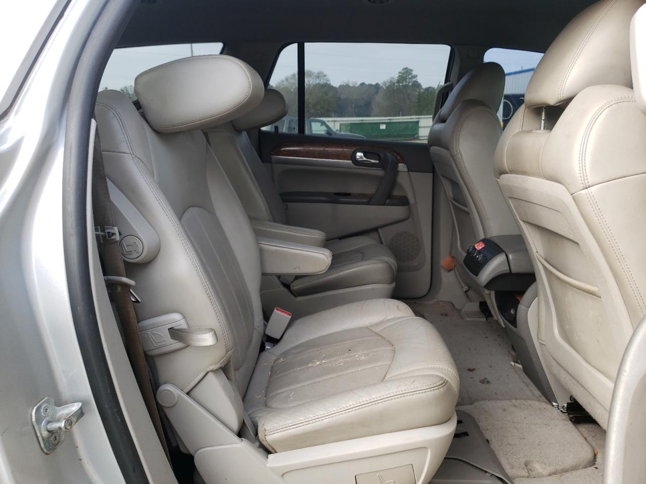Photo 6 from auction – 2011 BUICK ENCLAVE CX with VIN 5GAKRBED9BJ357021