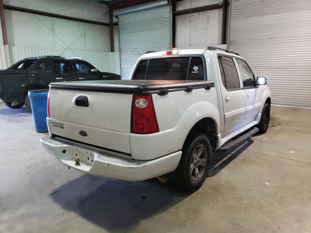 Photo 4 from auction – 2005 FORD EXPLORER S with VIN 1FMZU67K05UA88694