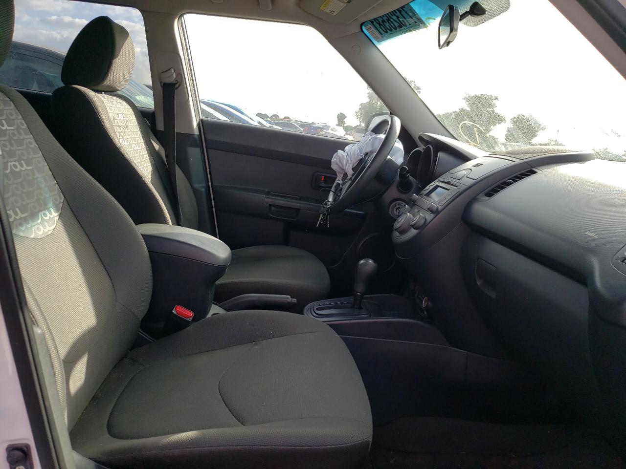 Photo 5 from auction – 2010 KIA SOUL + with VIN KNDJT2A28A7067591