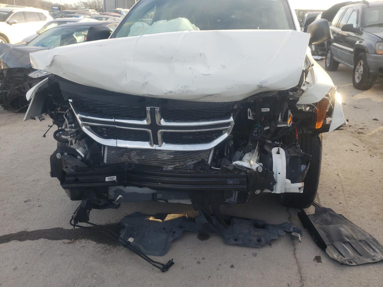 Photo 9 from auction – 2017 DODGE JOURNEY SE with VIN 3C4PDCAB9HT520491