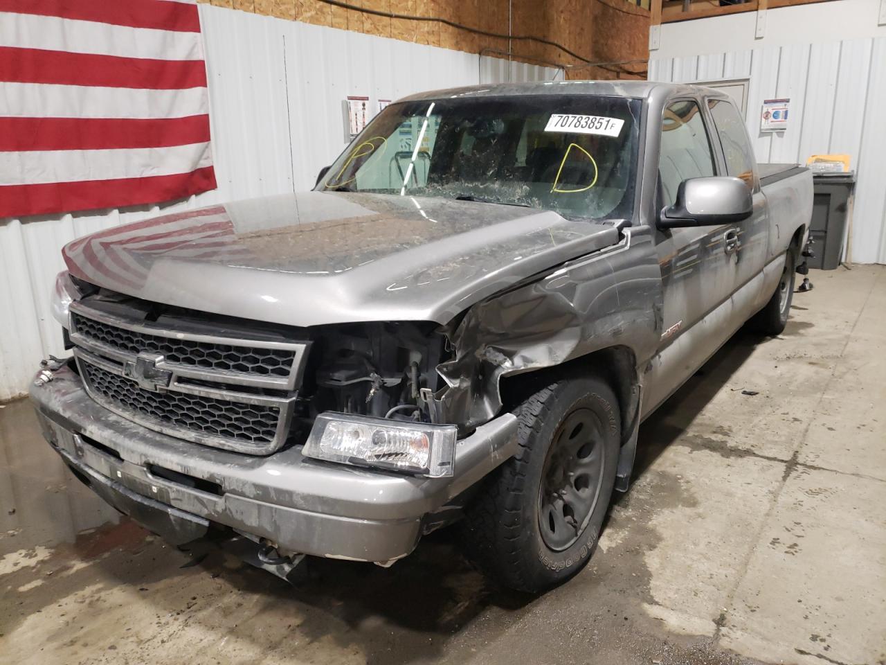 Photo 2 from auction – 2006 CHEVROLET SILVERADO with VIN 2GCEK19N361187039
