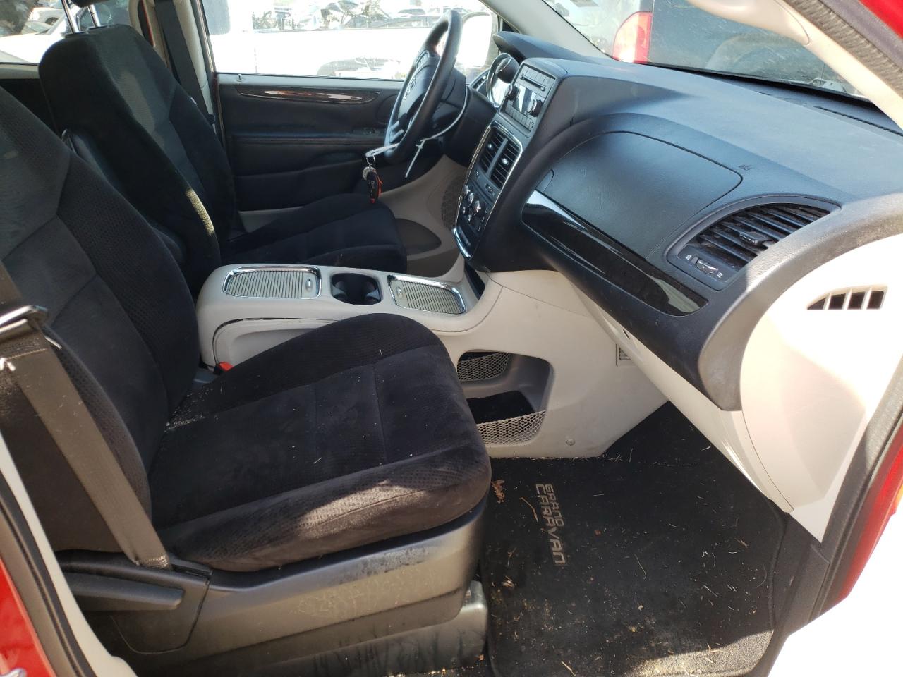 Photo 5 from auction – 2014 DODGE GRAND CARA with VIN 2C4RDGCG1ER356337